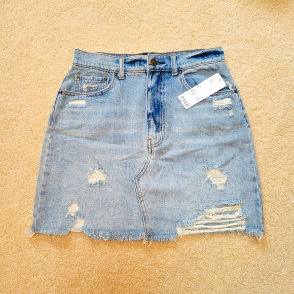 NWT Urban Outfitters BDG Distressed Denim Skirt Women's Size Small - Picture 3 of 5